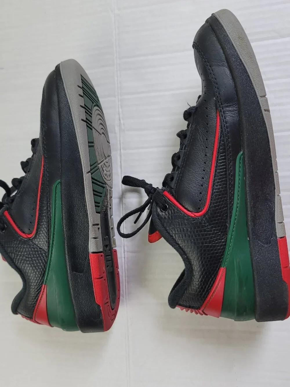 Nike Air Jordan 2 Retro Low Christmas Black Red Green Size 6Y Sneakers